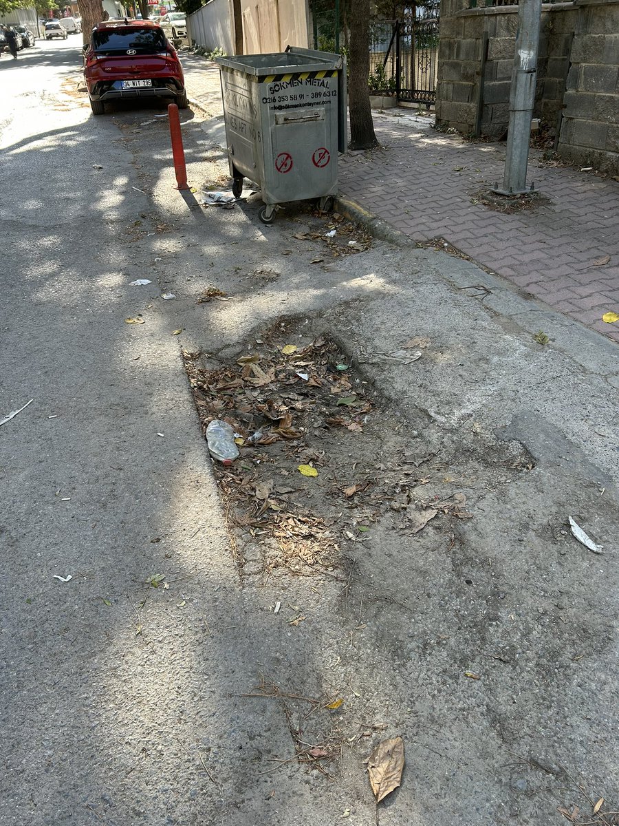 melihozgl's tweet photo. @kartalbld @gokhanyukselist zeytinlik caddesi no 60 önü burası . Saçma sapan etkinliklere para harcamak yerine asıl eksiklikleri mi giderseniz acaba . Halk eksiklikleri hatırlar yapılan etkinlileri değil . Seçime az kaldı bilesiniz @herkesicinCHP https://t.co/dSIsKmIpJx