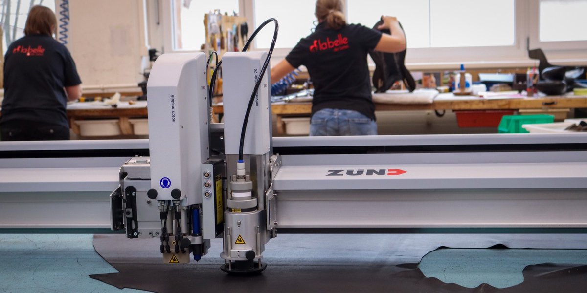 ZundCutter's tweet photo. Three experts. One workflow. Join Zünd, Mind &amp; Mindhive at SIMAC in Milan this September. #digitaltransformation #leathercuttig #simac2026 #zundcutter

👉 https://t.co/OJeICZUin7 https://t.co/5Y7gE2G2PE