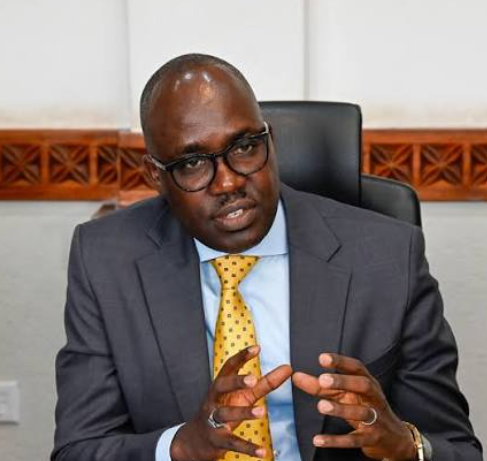 JFJustice_Kenya's tweet photo. PS @SingoeiAKorir  has dismissed @lemondefr report claiming President @WilliamsRuto ordered a crackdown on foreigners running small businesses. He says the French publication took Ruto’s remarks out of context, stressing that Kenya welcomes documented and licensed foreign traders https://t.co/em6Bxpcwwl