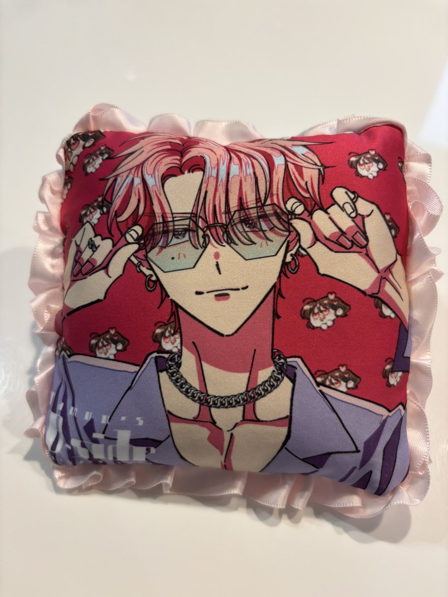 mionriu's tweet photo. 多聞くんマルチクロスでミニクッション❤️
マルチクロス１枚ver.
縁のリボン🎀と裏側に使ったサテンのツヤ感が多聞くんにぴったり✨
いっぱい並べたくなる〜🥰 https://t.co/N8KEgxeZKu