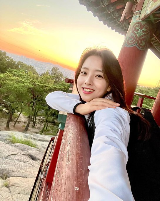 Bnewnea's tweet photo. 저는 28살이에요. 많은 친구들을 사귀고 싶어요
#섹트 #맘눌뎀 #몸매 https://t.co/ofTuF7l0Fm