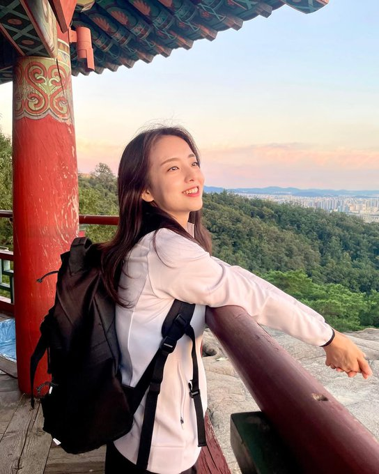 Bnewnea's tweet photo. 저는 28살이에요. 많은 친구들을 사귀고 싶어요
#섹트 #맘눌뎀 #몸매 https://t.co/ofTuF7l0Fm