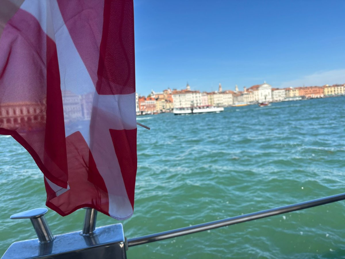 cartaginense51's tweet photo. Para aquellos que tanto se molestan, los que se ofenden, y los que nos desprecian...
Más #ProvinciadeCartagena.
Desde #Venecia, #Italia.
Los característicos palacios venecianos junto al agua.
Complejo histórico de San Servolo, una isla situada al sureste de San Giorgio Maggiore. https://t.co/uwGC5wXGOq