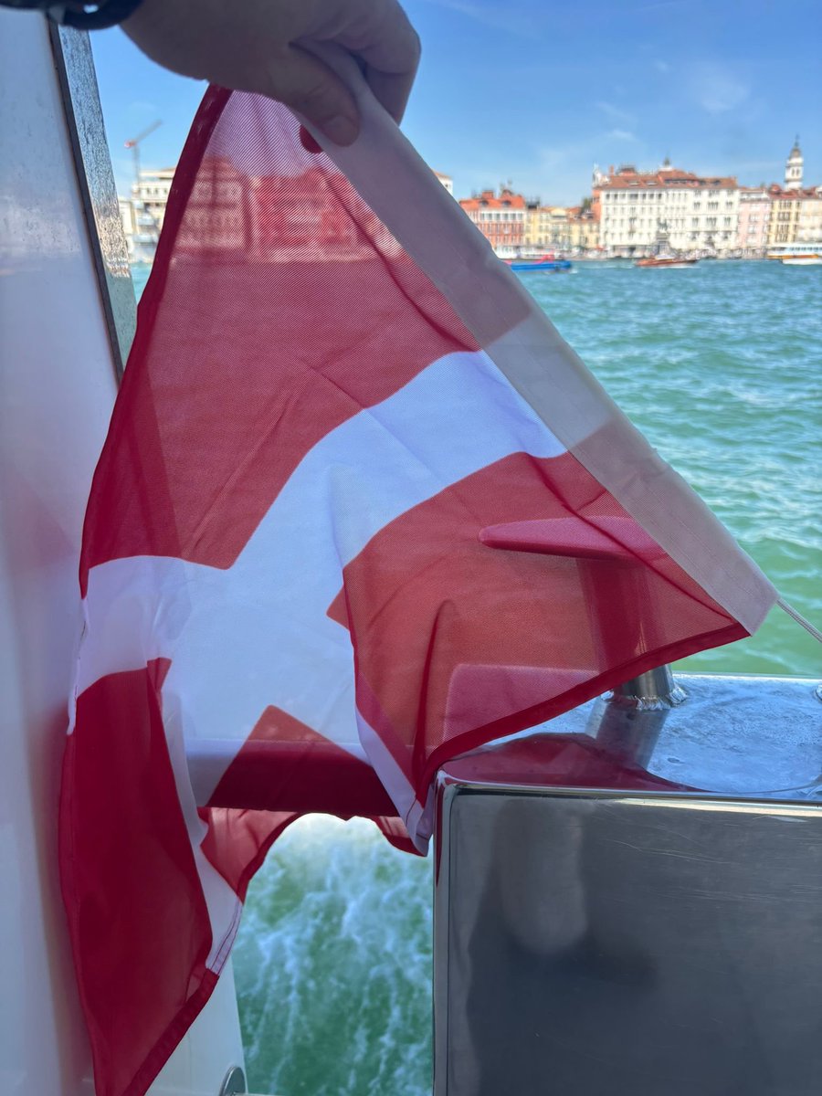 cartaginense51's tweet photo. Para aquellos que tanto se molestan, los que se ofenden, y los que nos desprecian...
Más #ProvinciadeCartagena.
Desde #Venecia, #Italia.
Los característicos palacios venecianos junto al agua.
Complejo histórico de San Servolo, una isla situada al sureste de San Giorgio Maggiore. https://t.co/uwGC5wXGOq