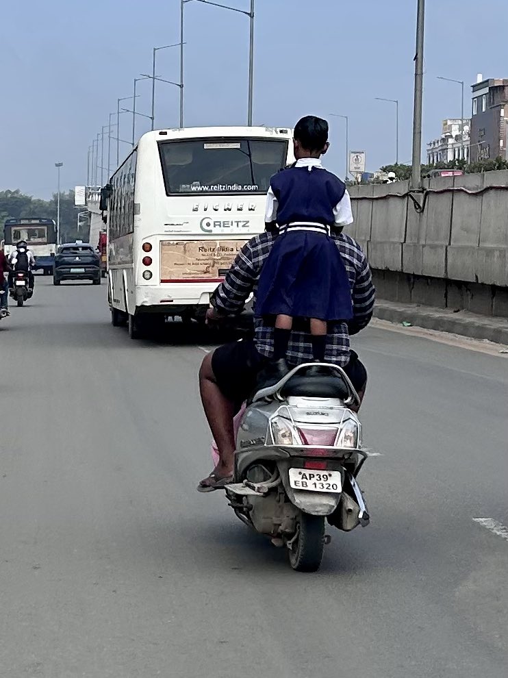 sai_koushika's tweet photo. Is this really necessary???

“One small mistake. A lifetime of regret.
Safety for every child."

@CYBTRAFFIC please call for a counselling session. BHEL - Madhinaguda Road https://t.co/wcTxjNv6yA