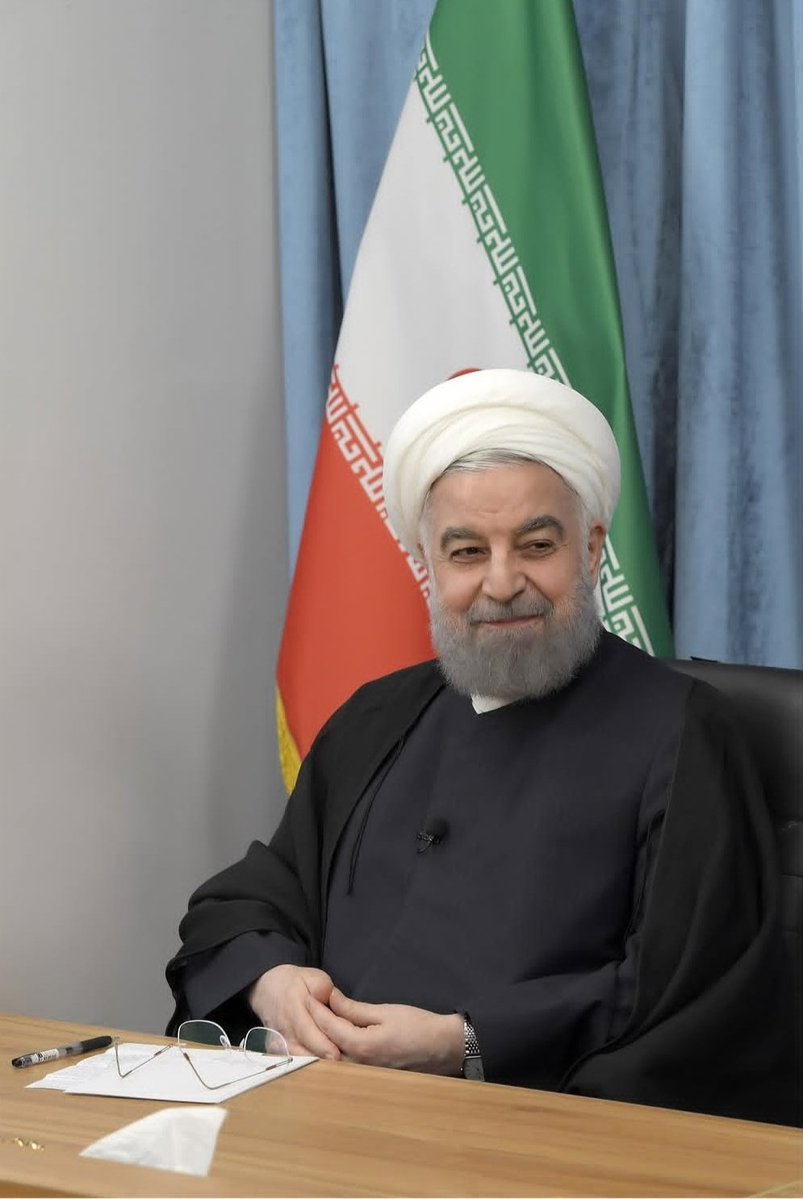SeyyedarashF's tweet photo. پس از شهادت رفسنجانی و خامنه‌ای
-اکنون #روحانی بیشترین سوابق در بالاترین سطح‌حكومت دارد
-با 10بار پیروزی در انتخاباتهای‌مختلف بیشترین‌پیروزی در ایران دارد
-تنها غیرنظامی که مدال فتح و نصر دارد
-او بزرگترین‌استوانه و سنگینترین‌وزنهٔ نظام است
-او دنبال گندم‌ری نیست
-او خودش ری است https://t.co/nzs2uhYNwf