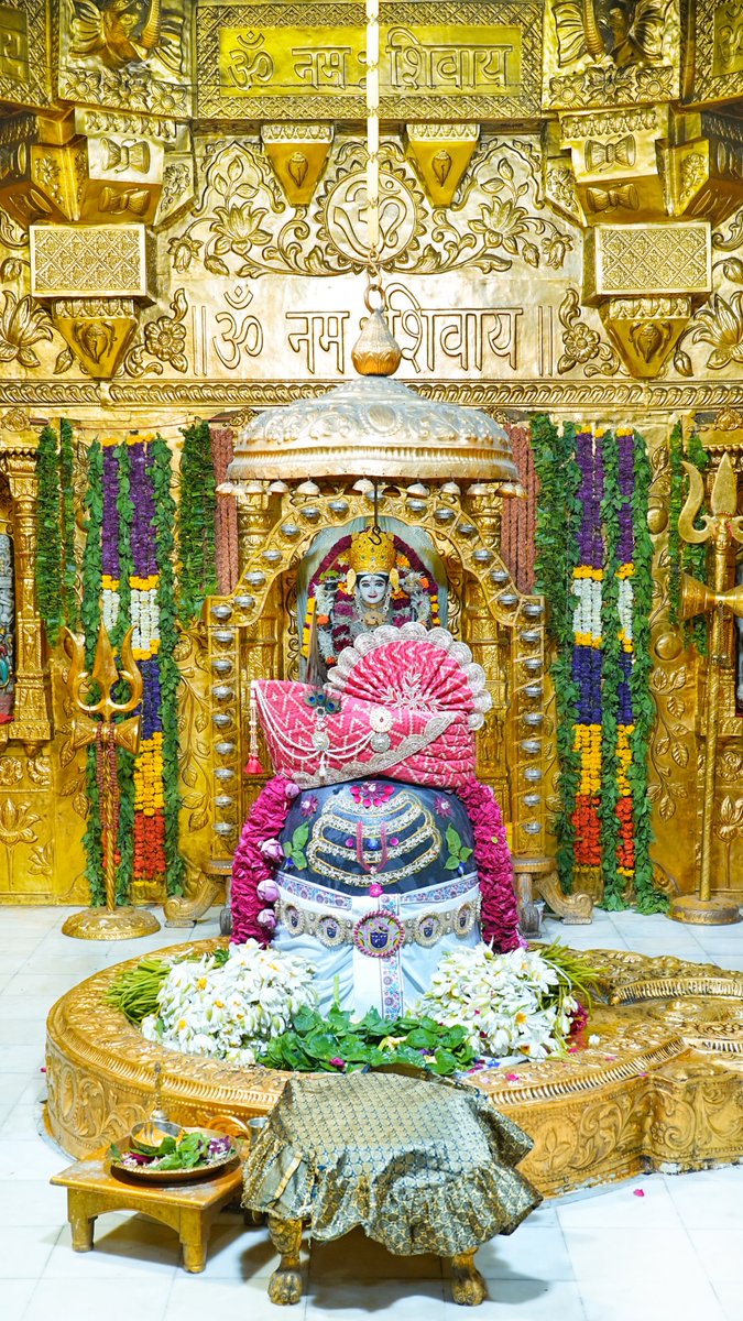 Somnath_Temple's tweet photo. श्री सोमनाथ महादेव मंदिर,
प्रथम ज्योतिर्लिंग - गुजरात (सौराष्ट्र) 
दिनांक: 07 सितंबर 2026, श्रावण कृष्ण एकादशी - सोमवार
मध्याह्न श्रृंगार
092610940
#somnath #mahadev #shivji
#bhakti #somnathlivedarshan #somnathtemple #JaiSomnath #SomnathSwabhimaanParv

Whatsapp Channel Daily Darshan https://t.co/sndKP0fuKq