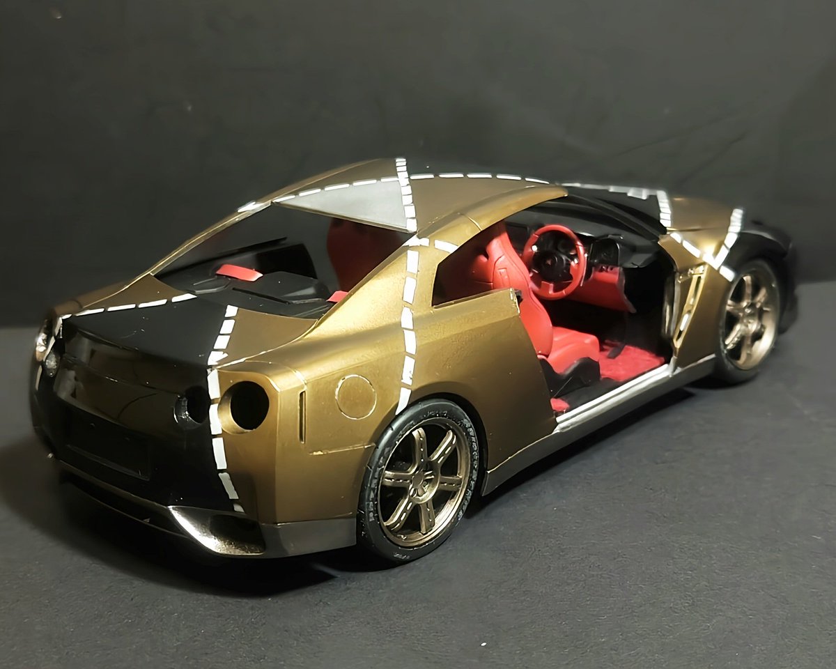 watapapa45's tweet photo. 【Doa-paka】Butterfly doors NISSAN GT-R（R35）Progress 2

ボディを被せてバタフライドア用のヒンジとダッシュボートの干渉の有無や不具合箇所をチェック https://t.co/toSuaoMbmm