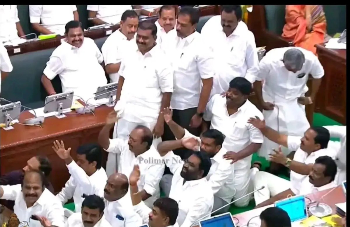 Vj_Akasha's tweet photo. @EPSTamilNadu க்கு ஒரே குஷி போல 😁 https://t.co/7EgrDwrCVB