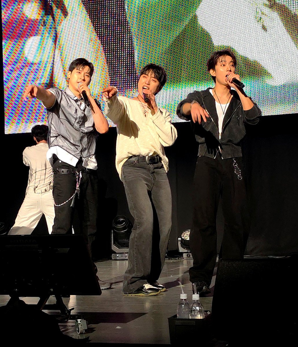 cnumari0616's tweet photo. 大阪3人も🍌も最高でした✨
東京悩んでいる🍌様いかがですか🤗？

#拡散希望

B1A4  FAN-CON [D-DAY] in JAPAN
お譲り先を探しています🙇

【譲】
🩵東京 9/13(日) 
3枚(バラも可能)
⚠️ファンクラブ会員優先一般席

手数料不要

DMにてお値段ご相談承ります🙏 https://t.co/dIrGaweCKn