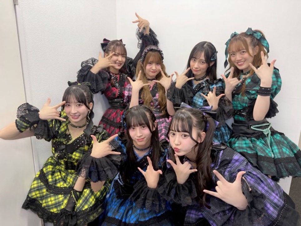 nebutanofu_0524's tweet photo. 秋ツアー仙台
〈1部〉めんたいロック
会場内の冷房18℃設定もお構いなし
🥵←酸欠寸前?の激熱ライブ🔥
終演後、特典会のお手振り会🤗
さらに緊張で脳内真っ白🤯
『東北に来てくれてありがとう❣️
これからもたくさん東北に来てほしい』
これを伝えることで精一杯でした🥹
#ばっしょー✨
#MATSURI10 https://t.co/8vIL0d7X1q