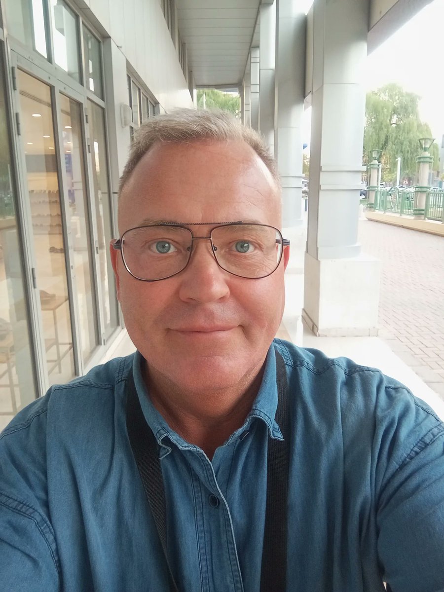 IsabeSilfer's tweet photo. Happy to be back in the UAE after a summer at home in Estonia and a granite sculpture symposium in Lithuania. https://t.co/BAcKp07EbC