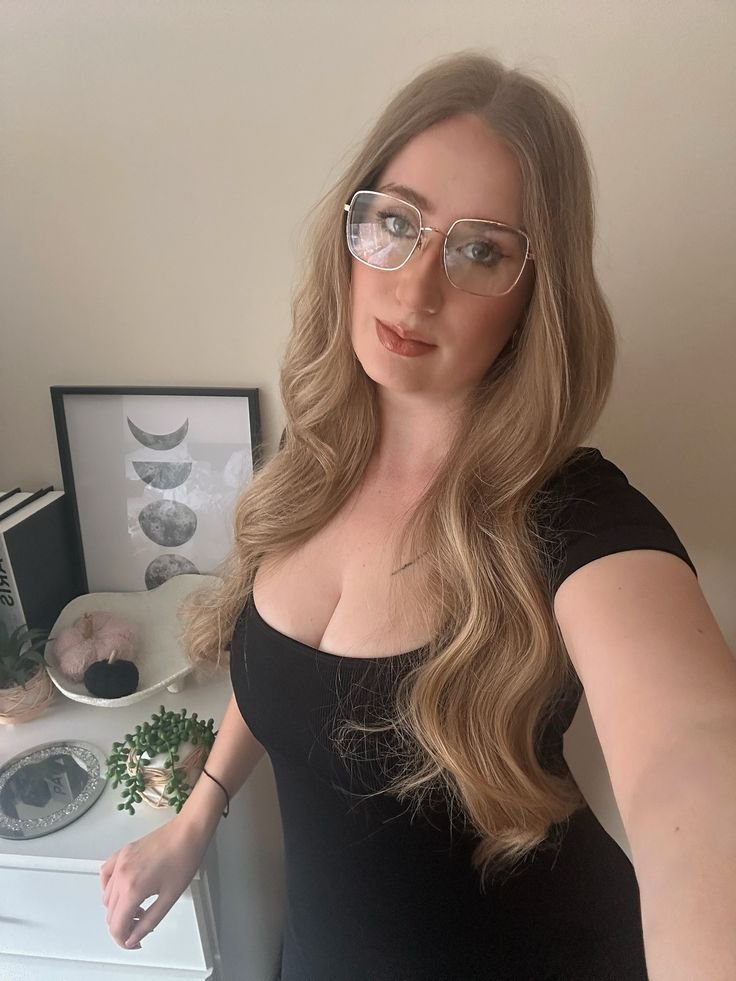 courteneyjanee's tweet photo. Love to you all 💞🖤🖤 https://t.co/SnKB9gaIbj