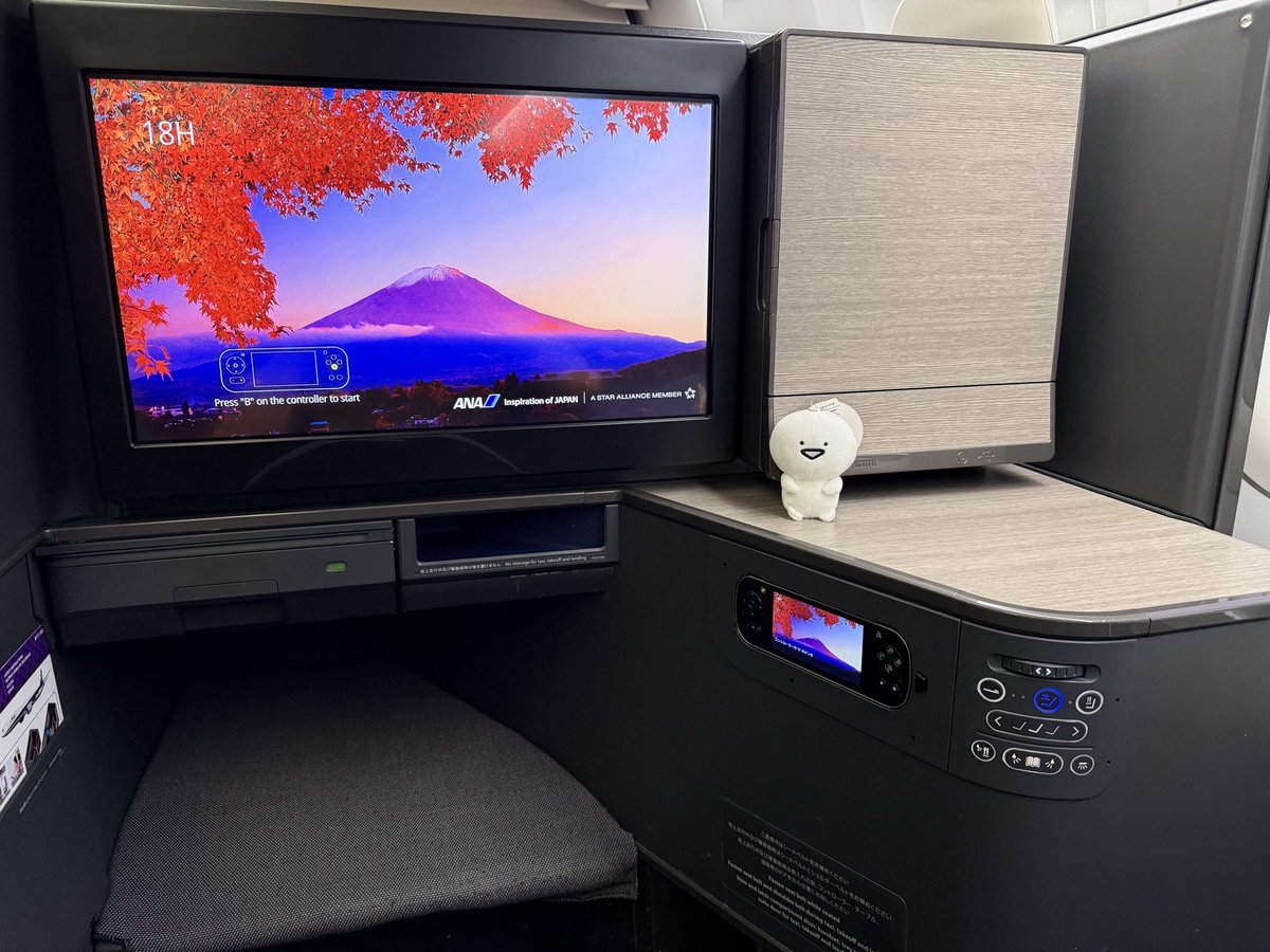 anthonyhmkit's tweet photo. お文具さんの初めてのニューヨーク訪問🗽🇺🇸

#お文具の談話室 https://t.co/v2q2ofKHuW