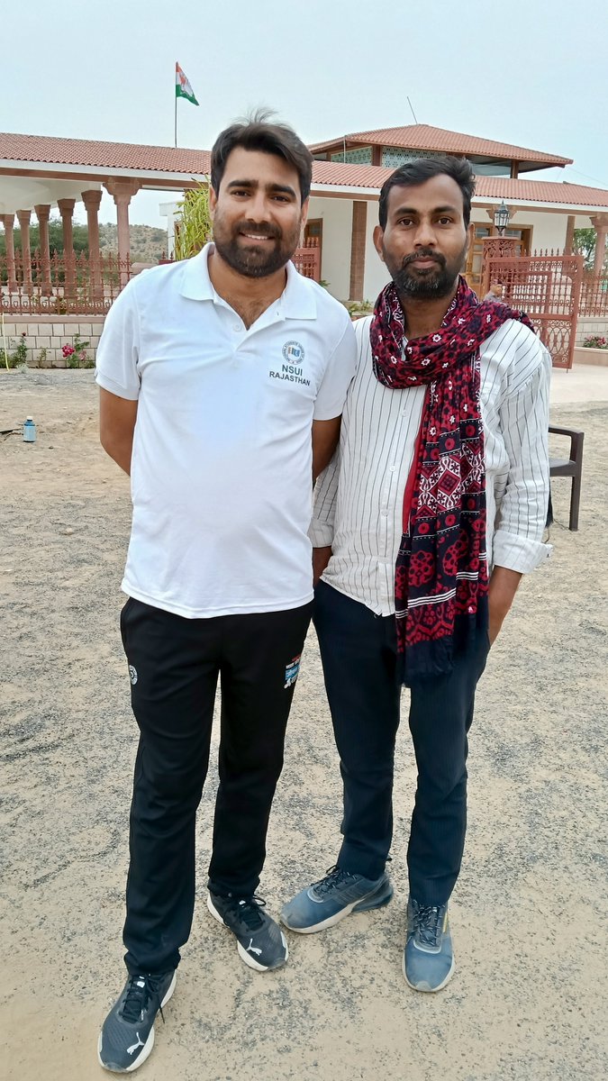 ClTirgarNSUI's tweet photo. NSUI के राष्ट्रीय अध्यक्ष,मिलनसार व्यक्तित्व के धनी बड़े भाई श्री @VinodJakharIN जी को जन्मदिन की हार्दिक बधाई एवं शुभकामनाएँ। 

ईश्वर से आपके उत्तम स्वास्थ्य, सुदीर्घ व मंगलमय जीवन की कामना करते हैं।
@nsui @NSUIRajasthan https://t.co/3Q30r3oYpm