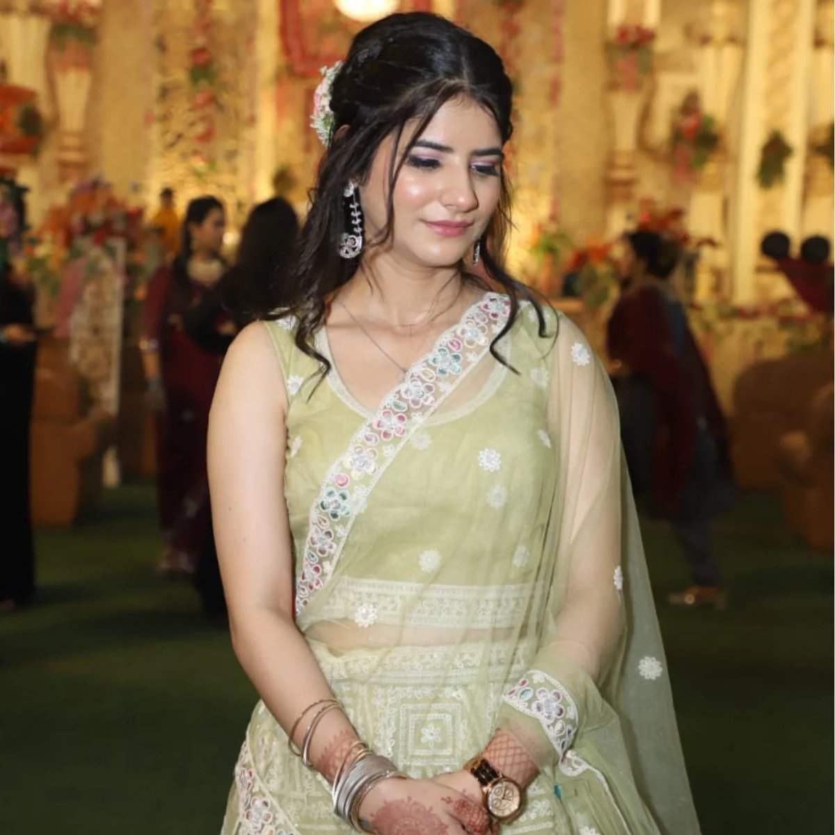 RebeccaBahaapy's tweet photo. Lehenga magic https://t.co/JumJXKmu8C
