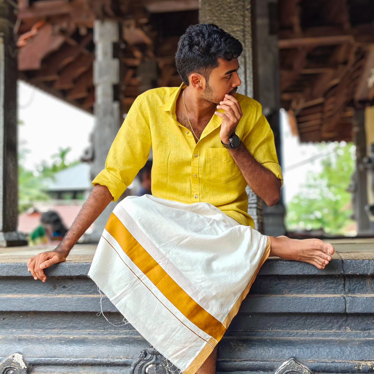 FerminYafai's tweet photo. Yellowish! Picking flowers and making a floral carpet—Onam arrives on the tenth day of Atham. https://t.co/whwsA7kgEt