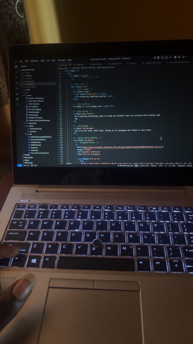 olarewaju_1113's tweet photo. Good morning ! 

New week. New ideas. More things to build. 👨🏽‍💻

Let’s get to work. https://t.co/j6pl54Y6NT