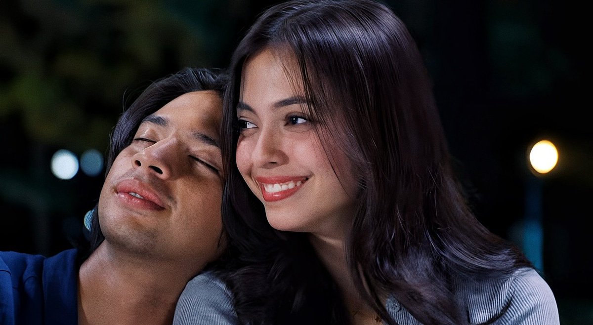 bvttercrisp's tweet photo. alamak oi, sender - senderan! maaf ya rose kalo mora pacaran depan kamu — mantap vio, please jangan dipendem sa cerita dari vio dan kasih tau mohan😭🙏🏻 https://t.co/9Ye3FIH3Wl
