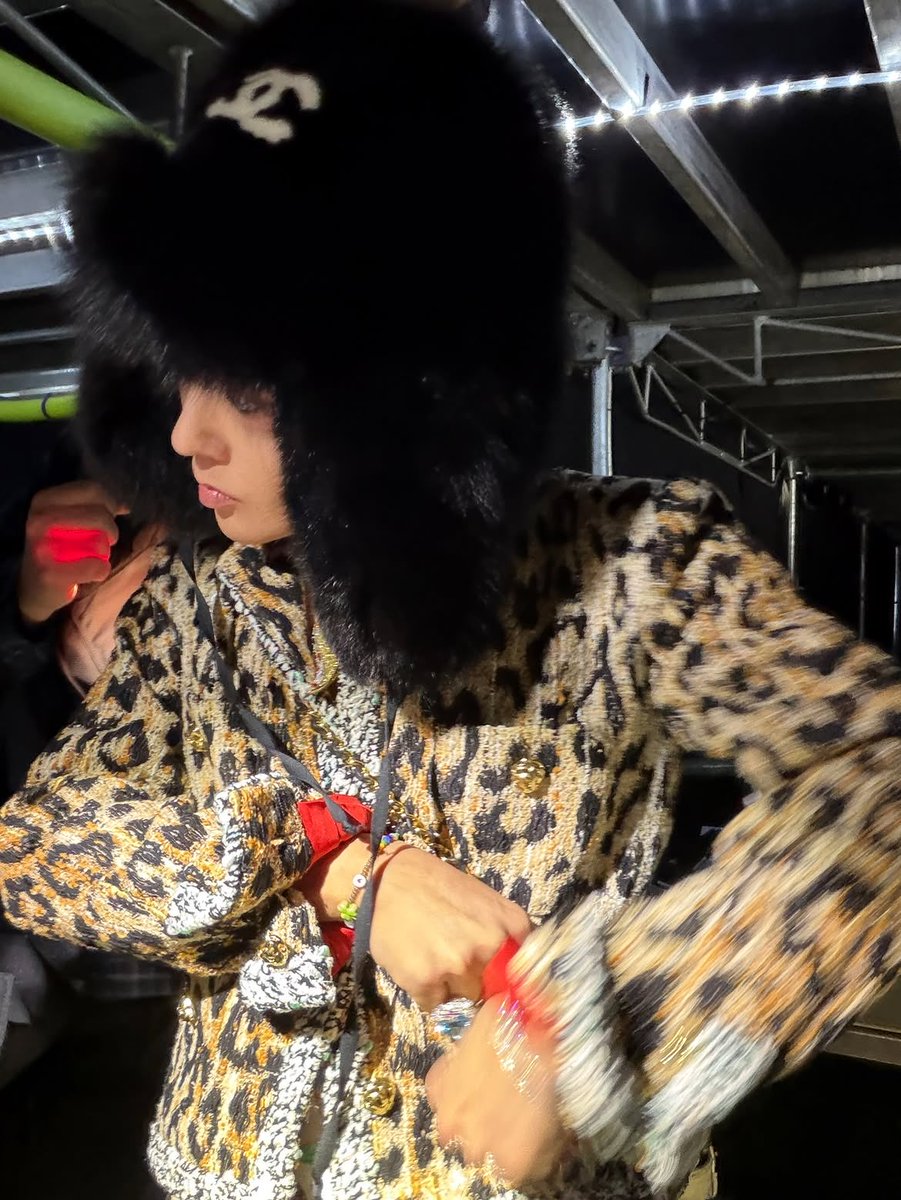 gdragonintl's tweet photo. https://t.co/nHBGX0edaC