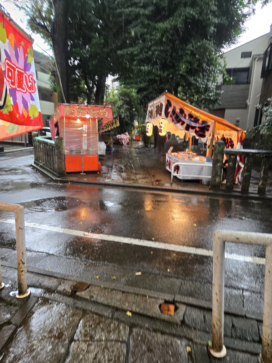 hane6's tweet photo. ご近所神社の例大祭へ
距離的に多分こちらの氏子？ https://t.co/50OEjAV76X