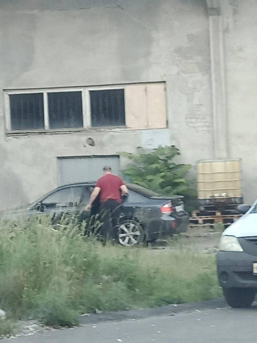 Maks_NAFO_FELLA's tweet photo. ☠️ In Donetsk, Ukrainian soldiers eliminated the traitor Oleg Shutov, a member of the so-called “Center for Special Operations of the Ministry of State Security of DPR,” — LB. 

It was he who killed Major General of the State Security Service of Ukraine Maksym Shapoval in Kyiv on June 27, 2017, and was involved in the murder of Colonel Oleksandr Kharaberyush, the head of the counterintelligence department of the Ukrainian State Security Service of Ukraine in Donetsk region, in Mariupol on March 31, 2017.

Ukrainian special forces planted an explosive device in Shutov’s car.

The operation and elimination of the traitor were not reported until the special forces returned to the territory of Ukraine.