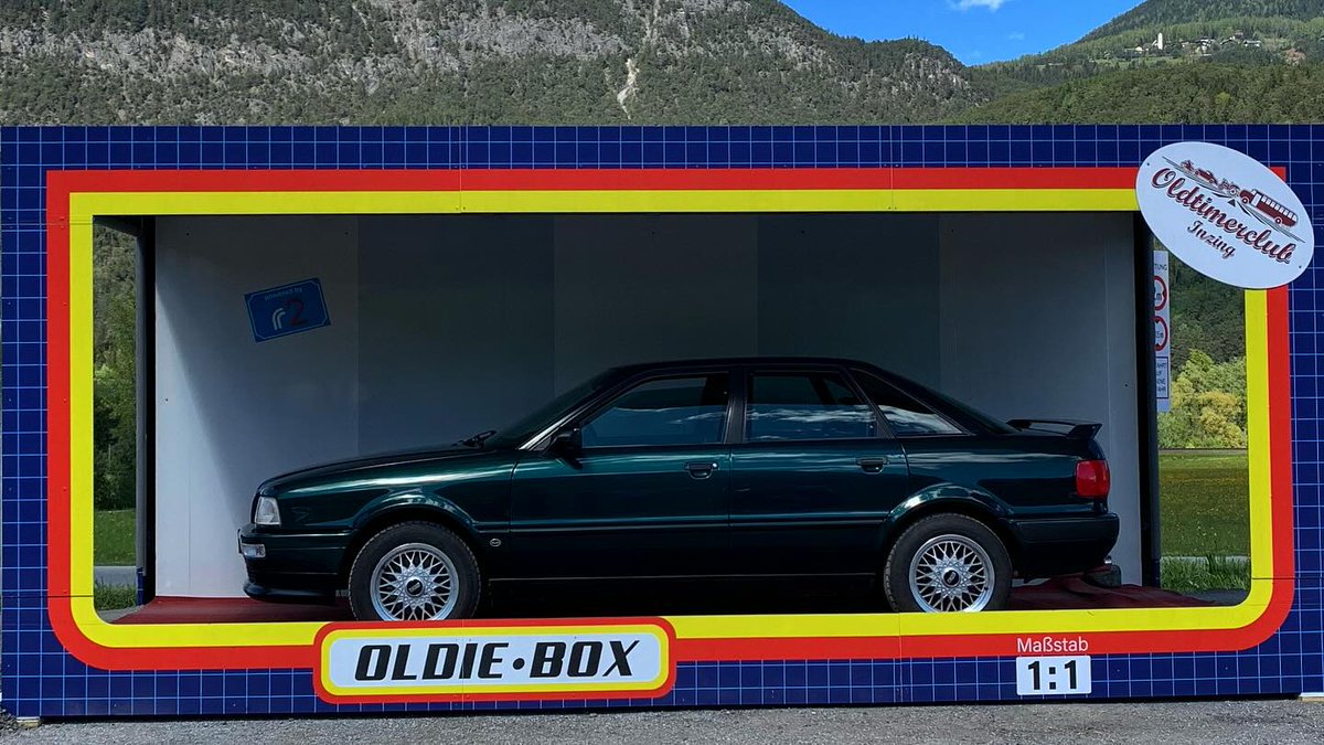 ValorieChimeno's tweet photo. Oldtimer meet in Inzing with the legendary OLDIE BOX! https://t.co/xomQgP16GG