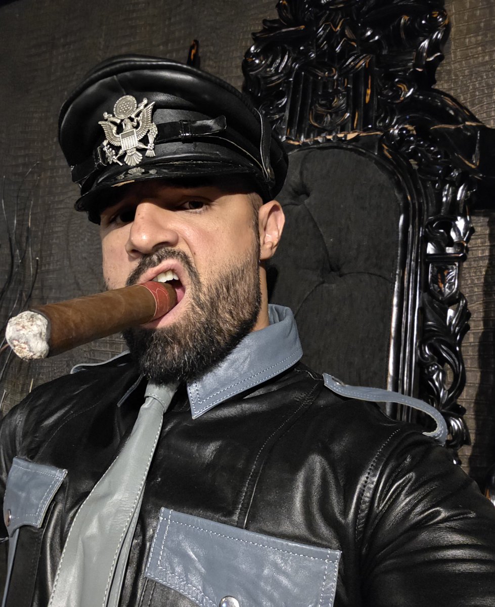 caramel_master's tweet photo. Muir cap Monday! Cigar leather uniformed Master! Tribute pigs!
@FrankKolt @ListOfMasters
@SoumisArdent @665bdsm @cashpigslave1 @BootsLthr @HortoVers @cigarbeards @PromoRTpig @PromoJacked @boundinmass @slave_zero @Boltbdsm #smoker #leathermaster #leatherdom #cigardom #cashmaster https://t.co/qqCs32Ltbj