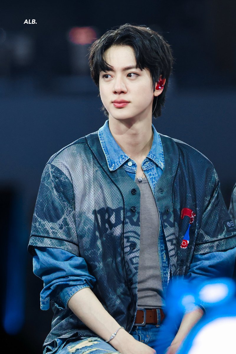 ALittleBraver92's tweet photo. 260906 

💙💙💙💙

#방탄소년단진 #김석진 #석진 #진 #BTSJIN #JIN 
#BTS_WORLDTOUR_ARIRANG
@BTS_twt https://t.co/CagvHEzHkB