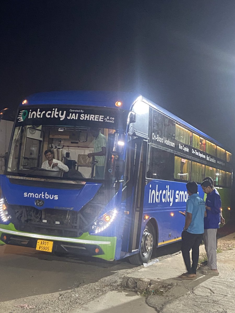 csvicky51's tweet photo. @IntrCity @IntrCity  Serious safety complaint: IntrCity crew appeared intoxicated, refused urgent restroom access for 2+ hrs, locked onboard washroom &amp; ignored women’s safety. PNR 9BKQASP6. Full refund &amp; action needed https://t.co/YE4ZiqTeuX