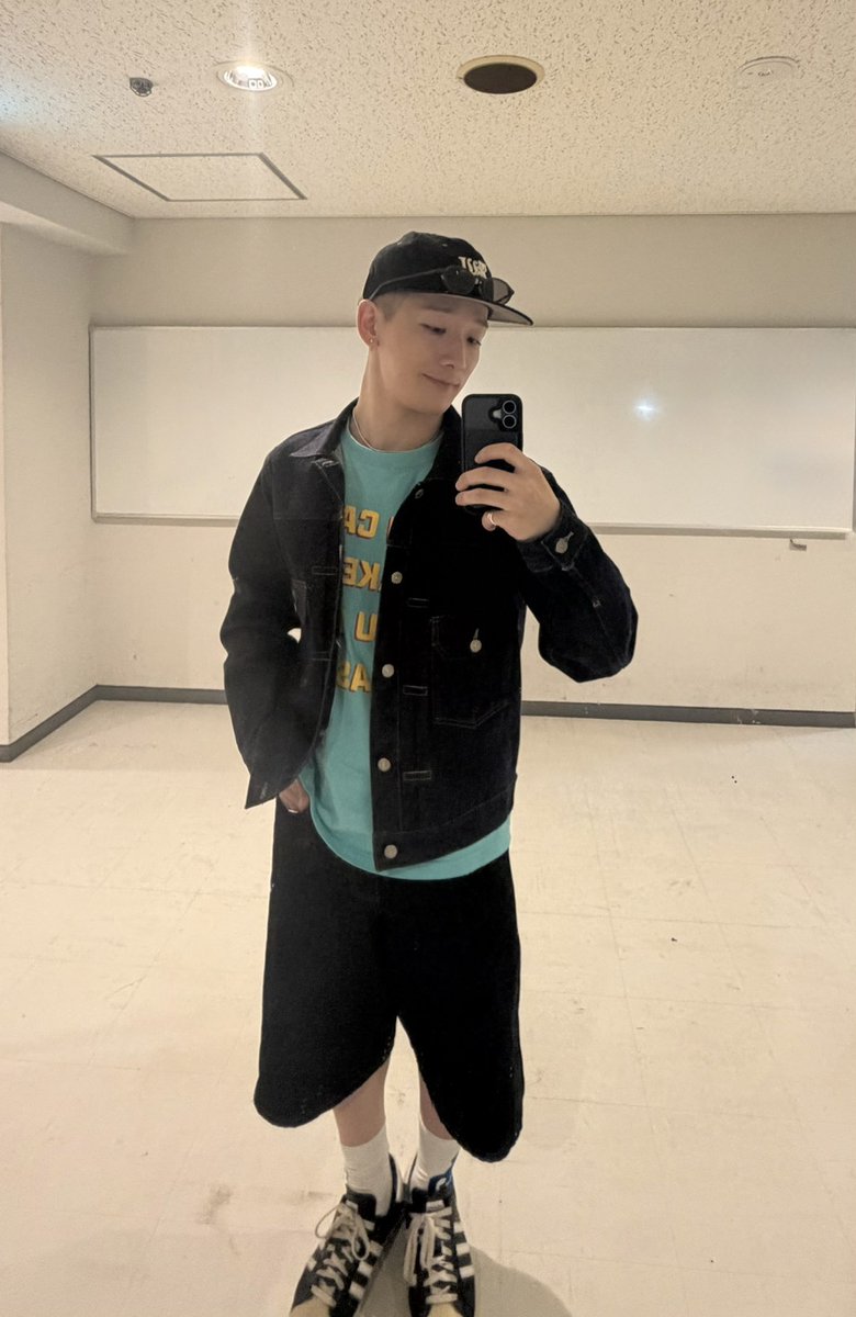 tjbb_'s tweet photo. 皆さんこんばんはSHOWです🦥

昨日はJET BANGIN'新潟公演ありがとうございました！
TEAM JETZのおかげで
僕たちもライブで皆さんにたくさんのパワーを
届けれたんじゃないかなと思います！！
残すところFINALのみ😳！！！

あっという間の初のホールツアーでしたが、
最後に相応しいパフォーマンスとライブを当日お届けするので、
皆さん楽しみにしててくださいね🤩🤩🤩
お待ちしております♪

https://t.co/RlMiN3yFpM

#SHOW @show_jigoku
#TJBB #THEJETBOYBANGERZ