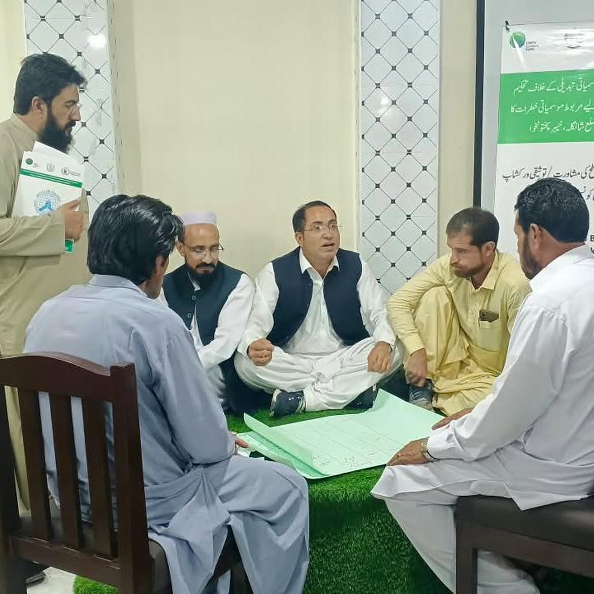 mhclimateaction's tweet photo. 𝑩𝒖𝒊𝒍𝒅𝒊𝒏𝒈 𝑪𝒍𝒊𝒎𝒂𝒕𝒆 𝑹𝒆𝒔𝒊𝒍𝒊𝒆𝒏𝒄𝒆
Muslim Hands is empowering communities in UC Peer Khana to identify climate risks and shape local adaptation solutions for a more resilient future.
#MuslimHands #ClimateAction #ClimateResilience #GCF https://t.co/4PWMVsNj3Q