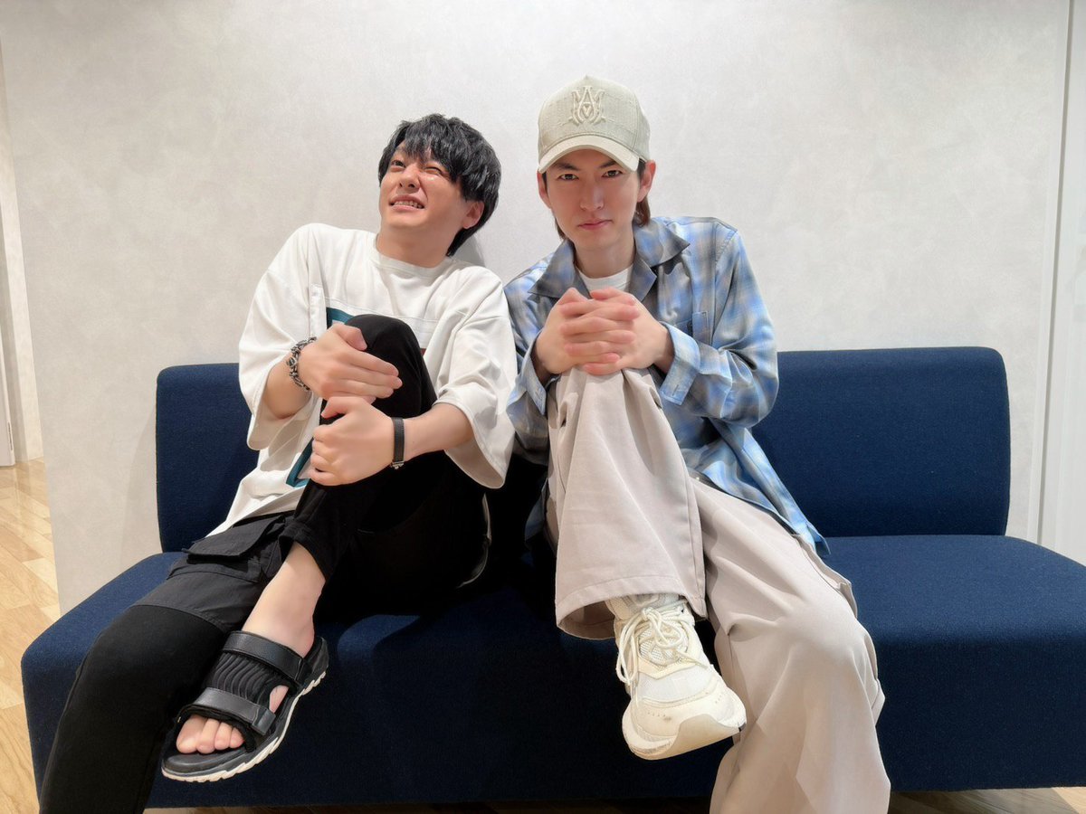 MasanariOrenari's tweet photo. メンバーシップ限定動画配信中⚡️

今回は‥
【#和田雅成 vs #鈴木拡樹 サッカー盤対決⚽️💥】

手に汗を握る(？)戦いが繰り広げられる―――

お二人がｷｬｯｷｬｯするところをぜひご覧ください。
https://t.co/FPLAuMEhA2

#和田雅成のオレナリ https://t.co/DU3mbxZjK3