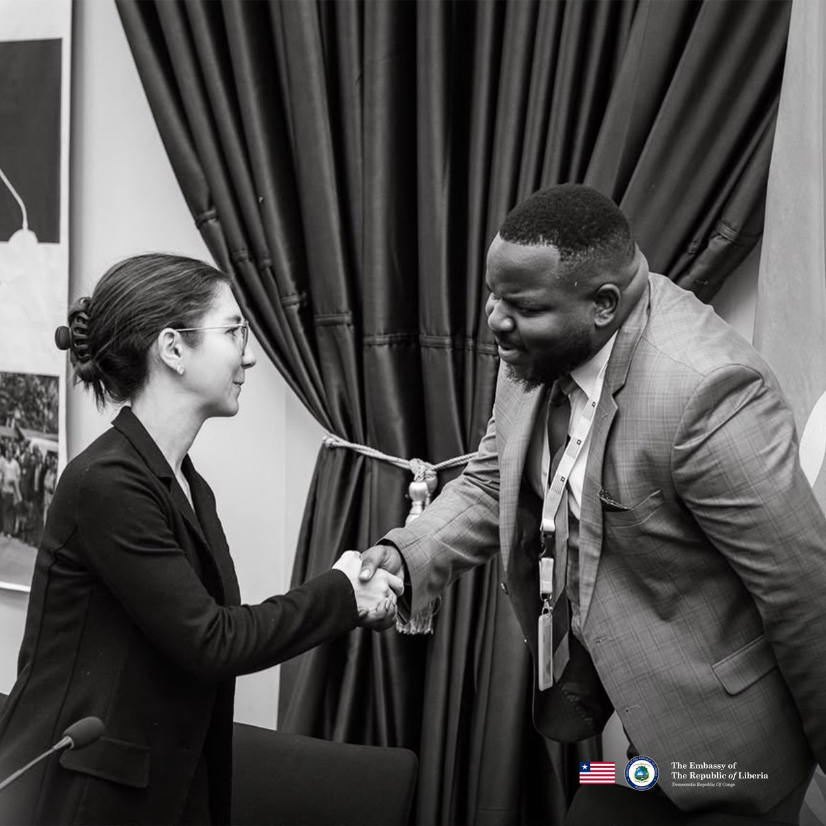 EmbLiberiaDRC's tweet photo. « 𝐈𝐧𝐯𝐞𝐬𝐭𝐢𝐫 𝐝𝐚𝐧𝐬 𝐥𝐚 𝐣𝐞𝐮𝐧𝐞𝐬𝐬𝐞 𝐞𝐭 𝐥𝐞𝐬 𝐟𝐞𝐦𝐦𝐞𝐬, 𝐜’𝐞𝐬𝐭 𝐢𝐧𝐯𝐞𝐬𝐭𝐢𝐫 𝐝𝐚𝐧𝐬 𝐥𝐚 𝐩𝐚𝐢𝐱. »

Invité comme panéliste au Sommet mondial des jeunes sur l’agenda Femmes, Jeunesse, Paix et Sécurité, tenu les 3 et 4 septembre 2026 à la Townhall de la MONUSCO à Kinshasa, M. Gelda Blessing, Assistant spécial du Chargé d’Affaires de l’Ambassade du Libéria en RDC, a partagé les leçons de l’expérience libérienne en matière de réconciliation et de stabilité.

Son intervention a rappelé une réalité fondamentale : la paix durable ne repose pas uniquement sur la sécurité, mais aussi sur l’accès aux opportunités, l’autonomisation économique et la participation effective des femmes et des jeunes.

→ Création d’emplois et accès aux opportunités ;
→ Soutien à l’entrepreneuriat et accès aux financements ;
→ Participation réelle des femmes et des jeunes à la construction de l’avenir.

Un plaidoyer en faveur d’une diplomatie axée sur l’autonomisation socio-économique, pour renforcer la stabilité et construire une paix durable à travers le continent.

⸻

“𝐈𝐧𝐯𝐞𝐬𝐭𝐢𝐧𝐠 𝐢𝐧 𝐲𝐨𝐮𝐭𝐡 𝐚𝐧𝐝 𝐰𝐨𝐦𝐞𝐧 𝐢𝐬 𝐢𝐧𝐯𝐞𝐬𝐭𝐢𝐧𝐠 𝐢𝐧 𝐩𝐞𝐚𝐜𝐞.”

Invited as a panelist at the Global Youth Summit on the Women, Youth, Peace and Security Agenda, held on September 3–4, 2026, at the MONUSCO Townhall in Kinshasa, Mr. Gelda Blessing, Special Assistant to the Chargé d’Affaires of the Embassy of Liberia in the DRC, shared lessons from Liberia’s experience in reconciliation and peacebuilding.

His intervention highlighted a fundamental reality: lasting peace depends not only on security, but also on access to opportunities, economic empowerment, and the meaningful participation of women and youth.

→ Creating jobs and expanding opportunities;
→ Supporting entrepreneurship and access to finance;
→ Ensuring meaningful participation of women and youth in shaping the future.

A strong call for diplomacy centered on socio-economic empowerment as a pathway to strengthening stability and building lasting peace across the continent.

#Liberia #YouthPeaceAndSecurity #WomenInLeadership #Diplomacy #Peacebuilding