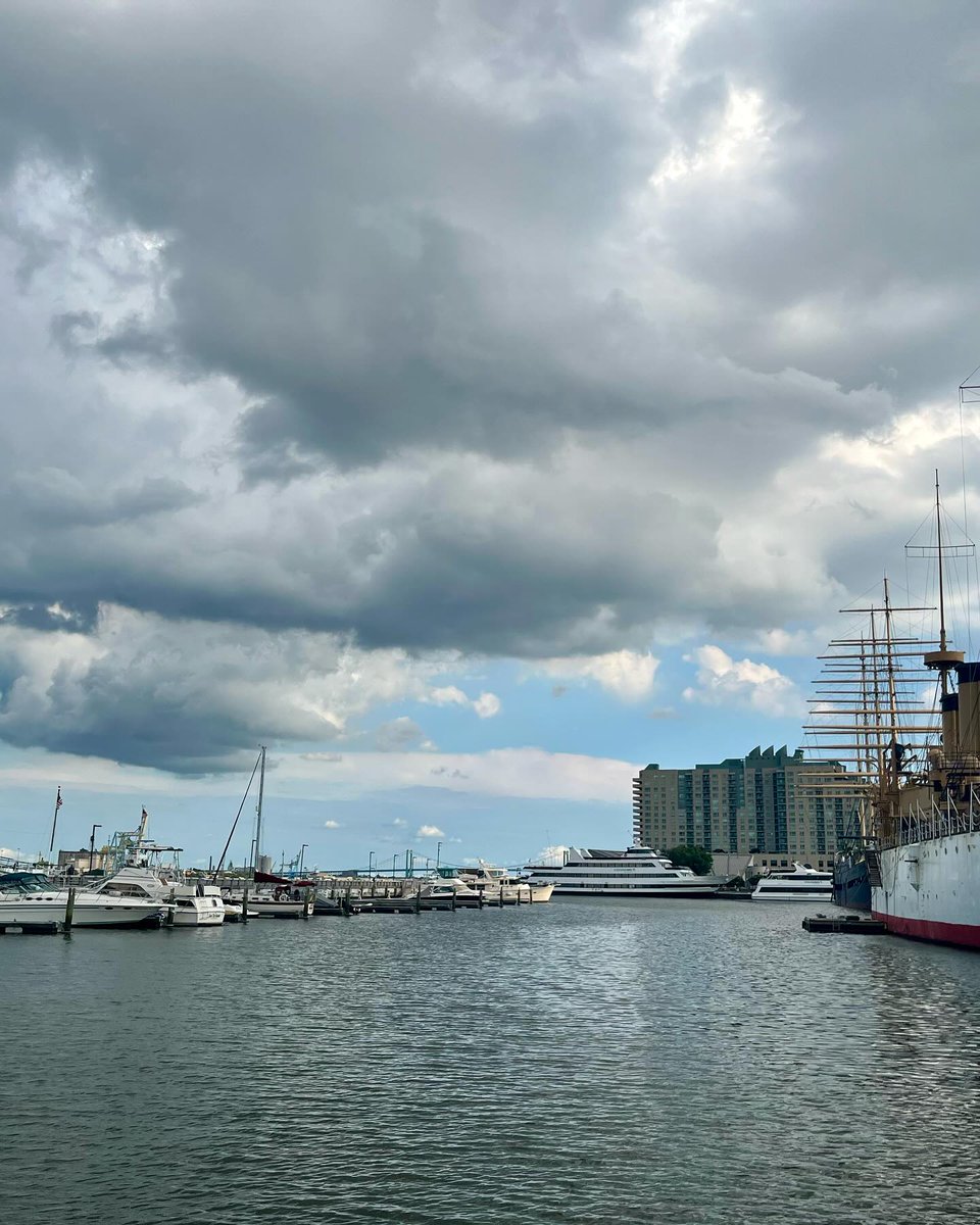 KiethWobblhuh's tweet photo. Summer in the City at Spruce Street Harbor Park, next to Penn’s Landing. It was magical and peaceful! https://t.co/FQbyRKzzX5