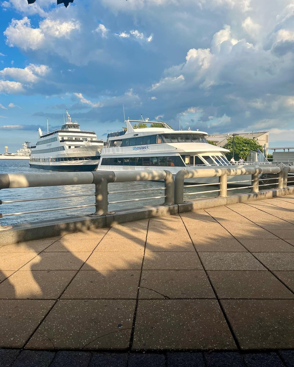 KiethWobblhuh's tweet photo. Summer in the City at Spruce Street Harbor Park, next to Penn’s Landing. It was magical and peaceful! https://t.co/FQbyRKzzX5