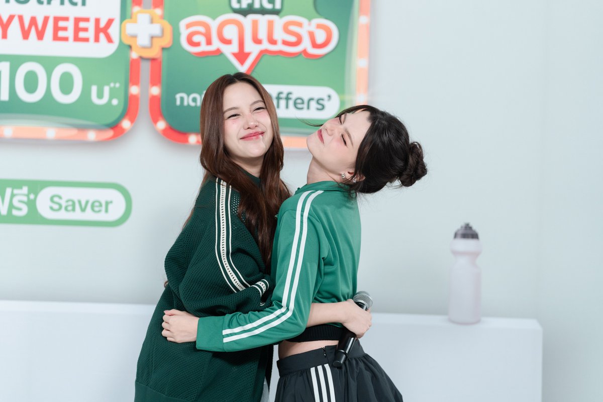GrabTH's tweet photo. พี่แกร็บขอขอบคุณ #FreenBecky และ แฟนคลับที่น่ารักทุกคนที่สนับสนุน และให้การต้อนรับอย่างอบอุ่นอีกครั้ง 🫶🏻💚 (ขอบคุณที่บูสๆๆเอเนอจี้ให้พี่แกร็บมากเลยน้าา รักอะะ 🥹)

มี part ไหนในไลฟ์ที่ชอบเป็นพิเศษไหมน้าา สามารถแชร์ให้พี่แกร็บดูได้นะคับบ เห็นพี่ฟรีนกับนุเบคกี้หม่ำ ๆ แล้วชื่นใจจ เทคแคร์ให้กันน่ารักมากก 🥺

ไว้โอกาสหน้ามาร่วมงานกันอีกนะคะ 🙏🏻 และอย่าลืมติดตาม GrabTH ทุกช่องทางว่าพี่แกร็บจะไลฟ์กับใครเป็นท่านต่อไปป

แล้วพบกันใหม่อีกครั้ง เร็ว ๆ นี้นะค้าบ ✨💚

FREENBECKY WITH GRABFOOD
#GrabFoodถูกกว่าชัวร์xฟรีนเบคกี้
#ไทยช่วยไทยพลัสเลือกGrab