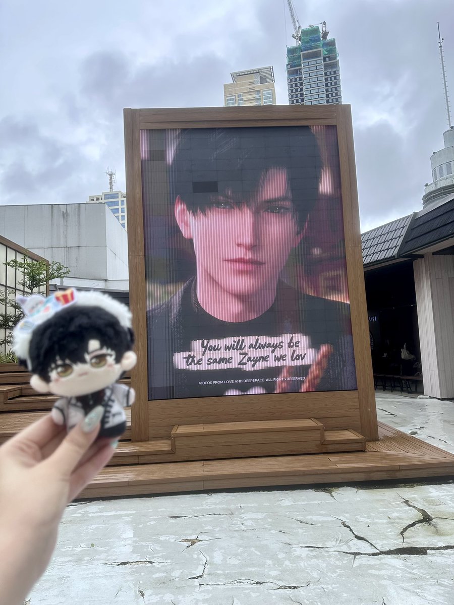 snowymacaron's tweet photo. my #zaynetember haul + my raffle prize and poster from @BobaCatCrew 🥰

laying them out like this made me realize how much there actually was omggg 😆

thank you again to my friends and fellow jasmines for such a fun weekend!! 🥺🩵

#TheDivinersGift #PenguinPatisserieCSE https://t.co/1JkdHvFhPb