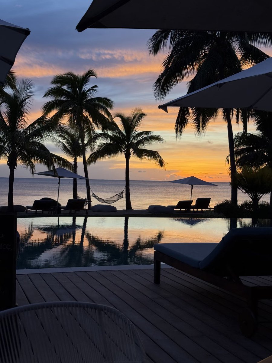BlackTAB0's tweet photo. The first ray of sunshine in the world is in Fiji ❤️ https://t.co/6w0v3OUSpW