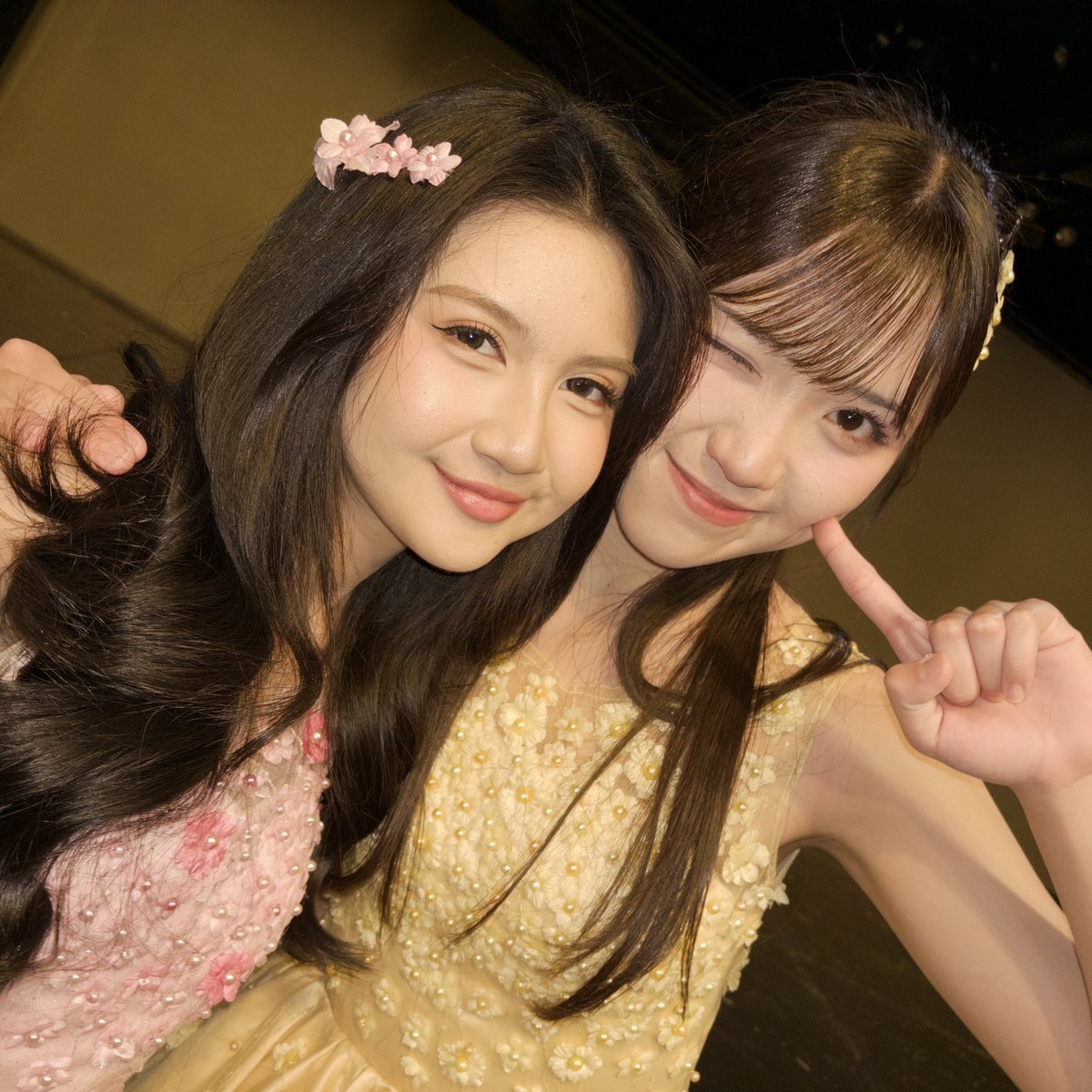 AR_AnindyaJKT48's tweet photo. #seNIN with october girl 👧🏻 https://t.co/eT4VmujFcp