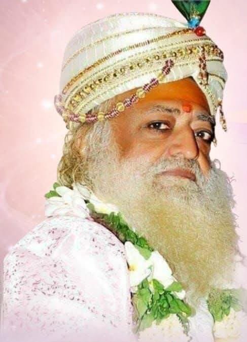 sunita1210's tweet photo. @Asharamjibapu__ ईश्वर ने मानव जीवन केवल संसार के बंधनों में बँधकर रहने के लिए नहीं दिया, बल्कि प्रेम, भक्ति और आनंद के दिव्य अनुभव के लिए दिया है। 
पूज्य बापूजी का यह संदेश जीवन की दिशा बदलने वाला है। 
Sant Shri Asharamji Bapu
#AsharamjiBapuQuotes https://t.co/CuGgx81LVd