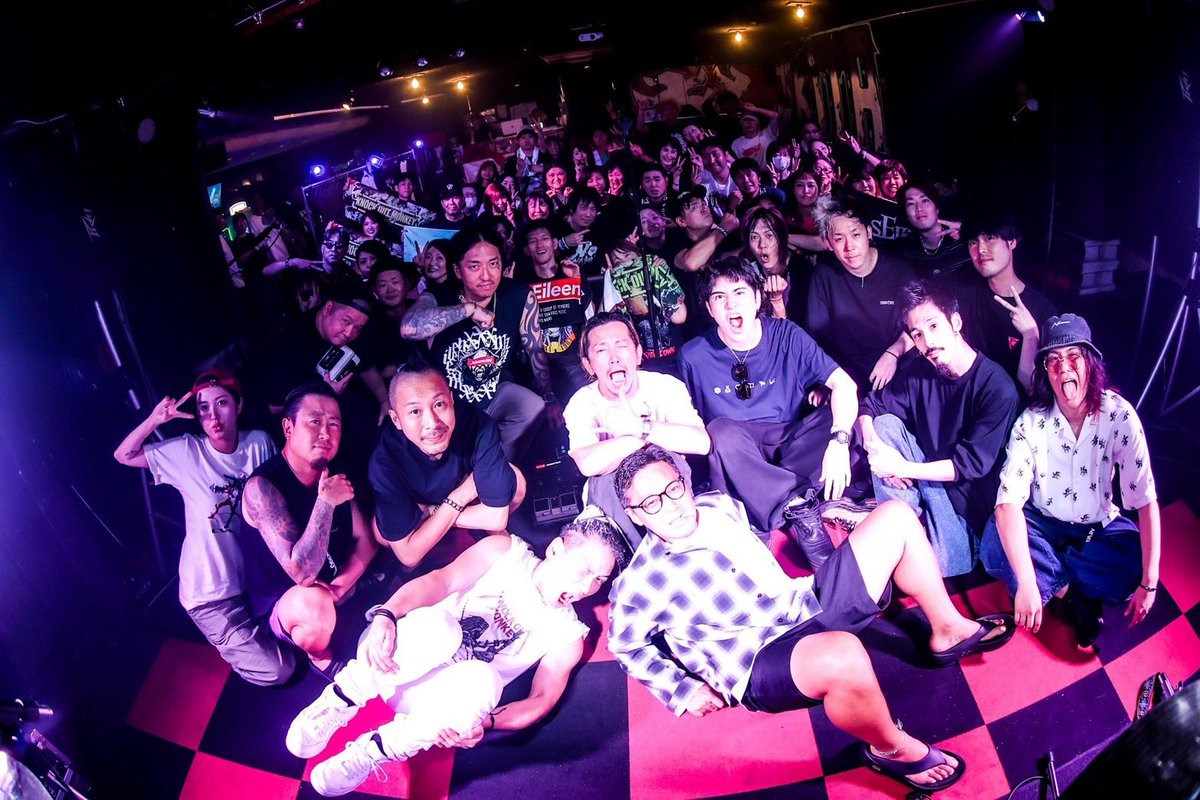 KOM_Official's tweet photo. 【秋田金沢THANX🔥】
"KNOCK OUT MONKEY 
25th ANNIVERSARY
UPSIDE DOWN TOUR2026"
◾️9/5 sat
at秋田LOUD AFFCTION
w/
XMAS EILEEN
NEVER FADE
◾️9/6 sun
at金沢vanvan V4
w/
XMAS EILEEN
Bad cage

熱いツアー回れてます🔥
皆様ほんとにありがとうございます😭 https://t.co/V09I73hkdz