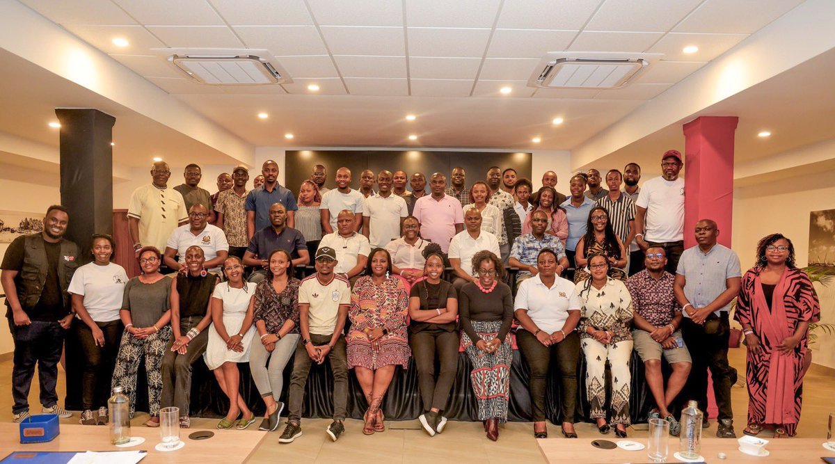 DefendersKE's tweet photo. Recognizing the vital role of journalists in reporting on enforced disappearances, elections, policing, and accountability, Defenders Coalition and the Missing Voices Coalition @MissingVoicesKE brought together 22 journalists across the country  for a four-day training to strengthen human rights reporting.

Through the training, we had insightful networking sessions with criminal justice sector actors and duty bearers to better understand their mandates and roles in policing and accountability, including @NPSOfficial_KE , @DCI_Kenya , @NPSC_KE , the Witness Protection Agency(WPA), and @IPOA_KE 

To better understand the context journalists operate in, we also explored historical trends in election security, identifying early warning signs of election-related violence and human rights abuses.

The training also covered digital and physical security, data protection and digital rights, and wellbeing crucial for journalists to be able to continue with their work safely .