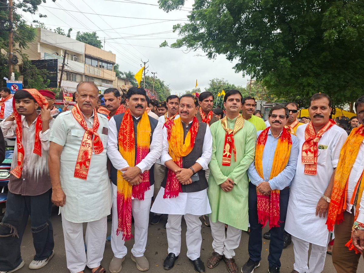 AnujPra28011272's tweet photo. श्री कृष्ण #जन्माष्टमी (6 सितंबर) चल समारोह बोर्ड ऑफिस से श्री कृष्ण प्रणामी मंदिर पांच नंबर, भोपाल भव्यता के साथ आयोजित हुआ l

#जन्माष्टमी 
#yaduvanshi https://t.co/iTEDN9zIoT