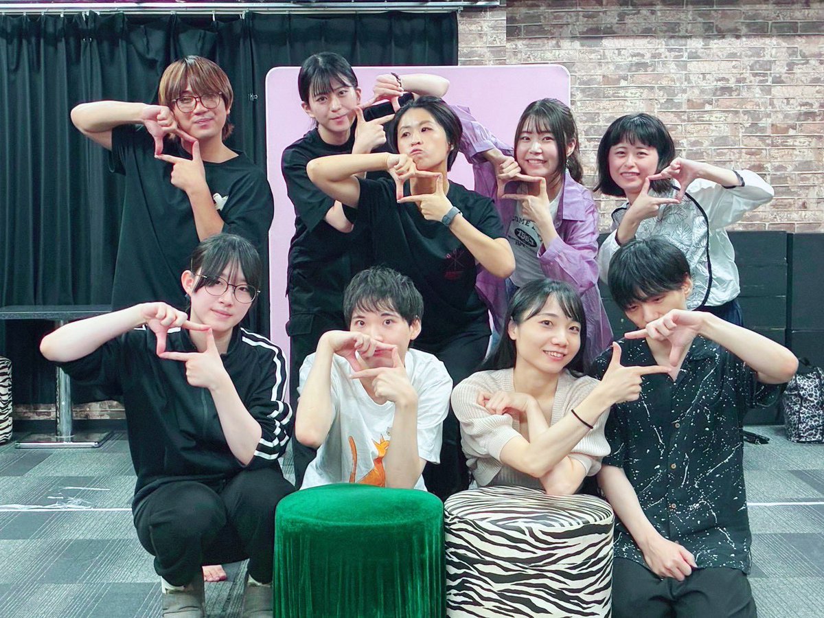 ajtdjp1's tweet photo. #アルオレ正置
#しかくチーム
改めまして、
昨日9/6（日）無事に千穐楽を迎えることができました。大感謝。

「こんなご時世だからこそ、笑って帰ってもらえる作品に出る意味がある」と再認識。

何億年ぶりかのコメディ枠出演。
楽しゅうございました。

『明けない夜はないよね』
坂木 役/ かのゆりえ