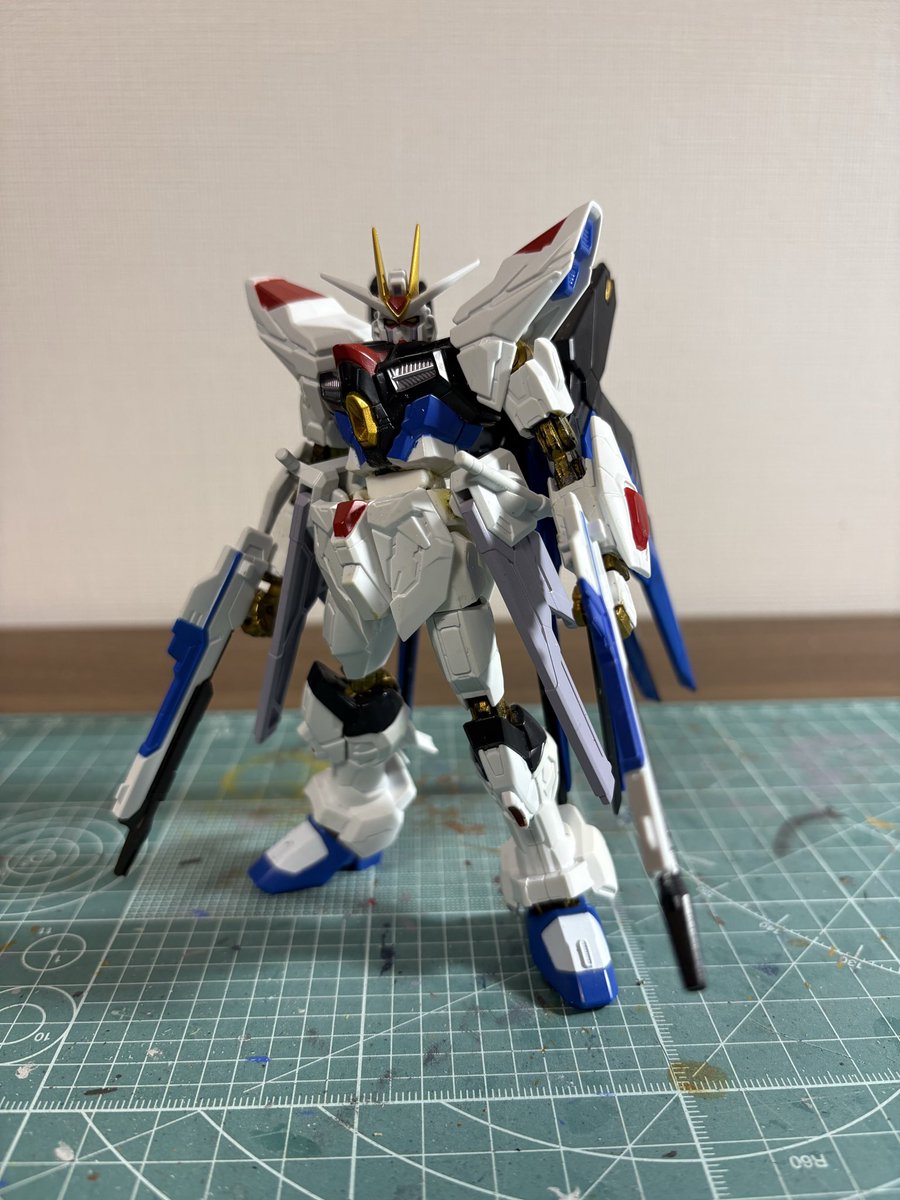 Tesuto1051208's tweet photo. Gフレームにセリアの戦闘フィギュアをミキシングに挑戦
スタイルがシュッとなって中々良い感じ
立ち膝も綺麗にできるようになりました

こういった改造は初挑戦だったので勝手がわからずでしたが何とか形になって良かった… https://t.co/qsctyD27Sy