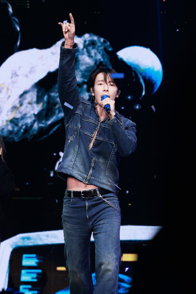 be4beingadog's tweet photo. 20260906

Donghae First Solo Encore Concert Alive 

Cow boy🔫 

@donghae861015 @SJ_DnE_official 

#SuperJunior #슈퍼주니어 
#DONGHAE #동해 https://t.co/sMYmZArcwL