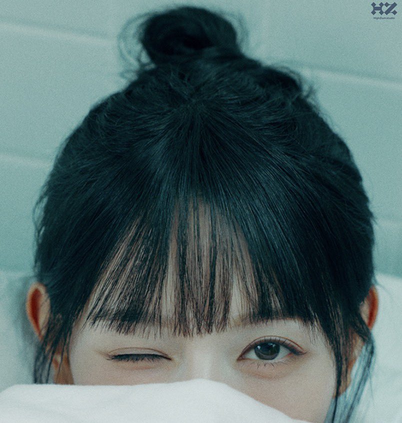 honeybee_won's tweet photo. 앞머리 내린 김지원 진짜 좋은 느낌 https://t.co/wNAQSYRK5x