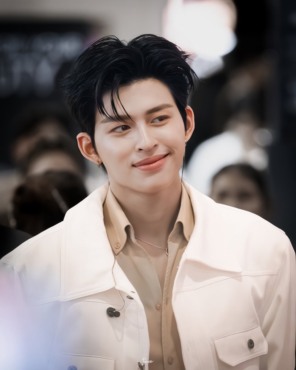 peacesspace's tweet photo. 🫶🏻🤟🏻🤏🏻

#PONDxITSSKINPOPUP 
#ppnaravit https://t.co/CGWBzUgyUq