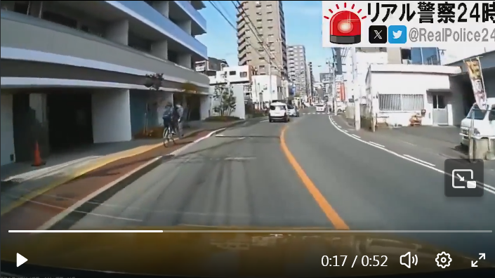 tensei205's tweet photo. @rakudasaaaaan @OB_RT すれ違ふジャストのタイミングで自轉車に向けて體を捩つてゐるねｗ
まあ、故意を證明するのは殆ど無理だけどねｗ https://t.co/GQsPKZgIti